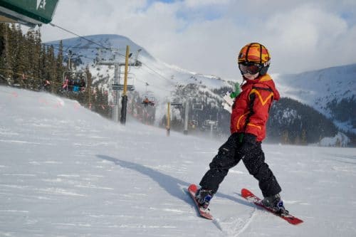 kid skiing