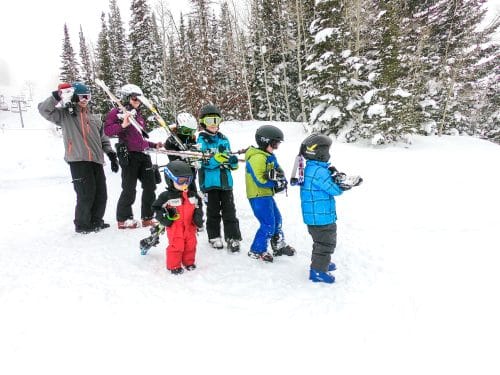 big family skiing
