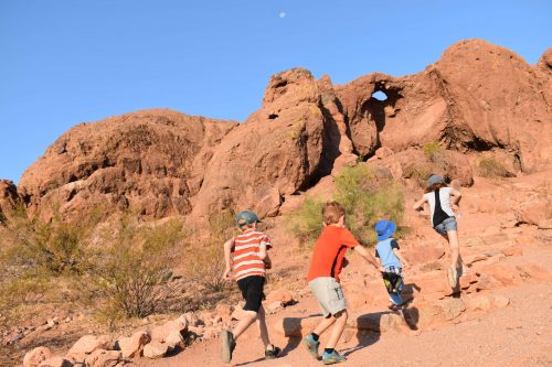 hiking papago park with kids