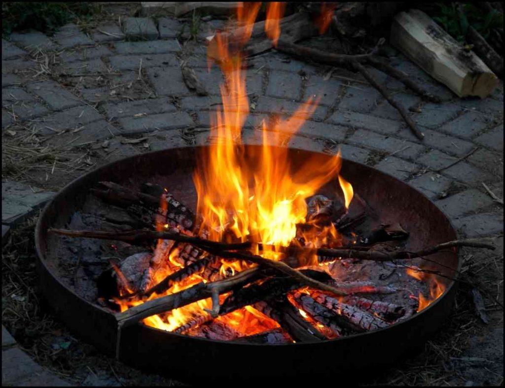 A star fire in a shallow fire pit